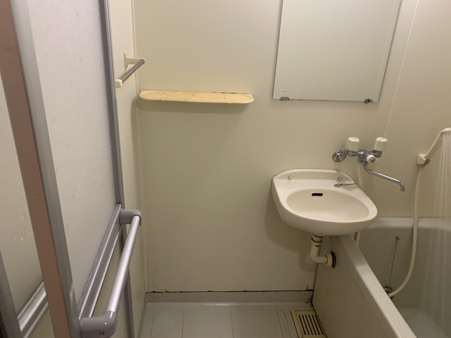 藤沢市で浴室(ユニットバス)のクリーニングを実施